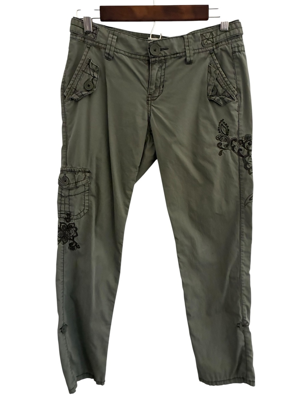 Aeropostale Woman’s Olive Green Embroidered Cargo
